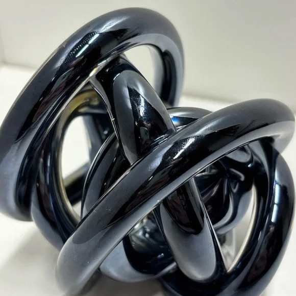 Beautiful dark chrome glass art infinity knot - Picture 5 of 9